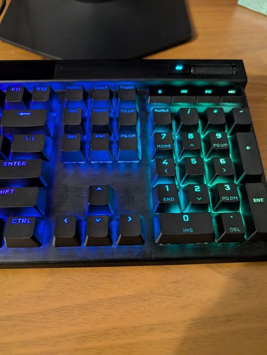 Tastatura Corsair K70 Pro (switch OPX)