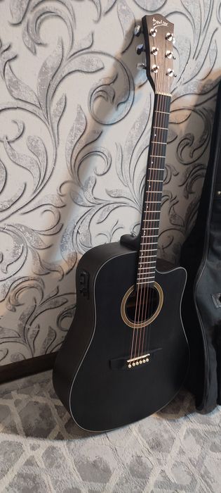 Гитара акустическая