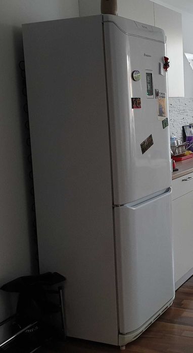 combina frigorifica Ariston defecta