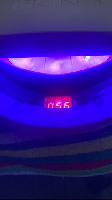 Маникюрная лампа