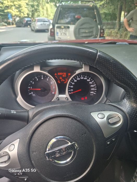 Vând Nissan Juke.