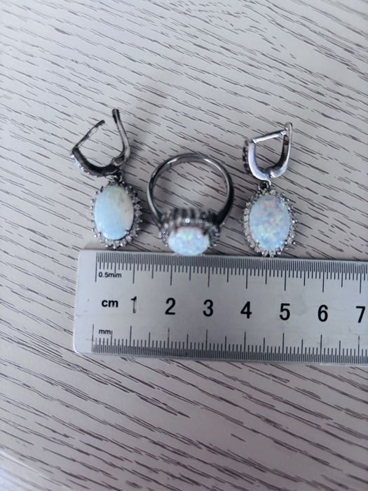 Серьги с опалом и фианитами