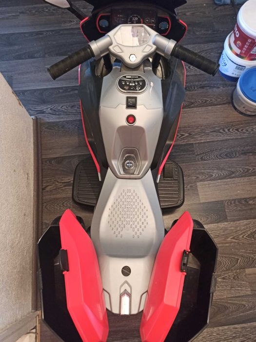 Акумулаторен мотор