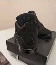 Sneakers Jordan4 Black Cats cu eticheta (nu Nike, Gucci, Adidas, Balenciaga)