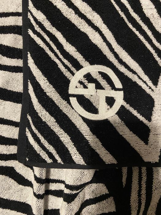 Emporio Armani хавлия/кърпа