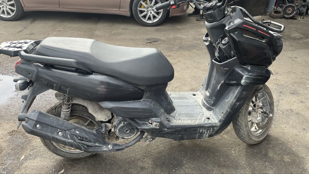 Продам скутер на ходу торг