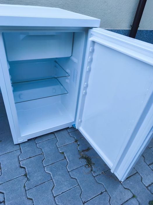 Хладилник/ци с вътрешна камера Либхер/Миеле нов с транспортен дефект!