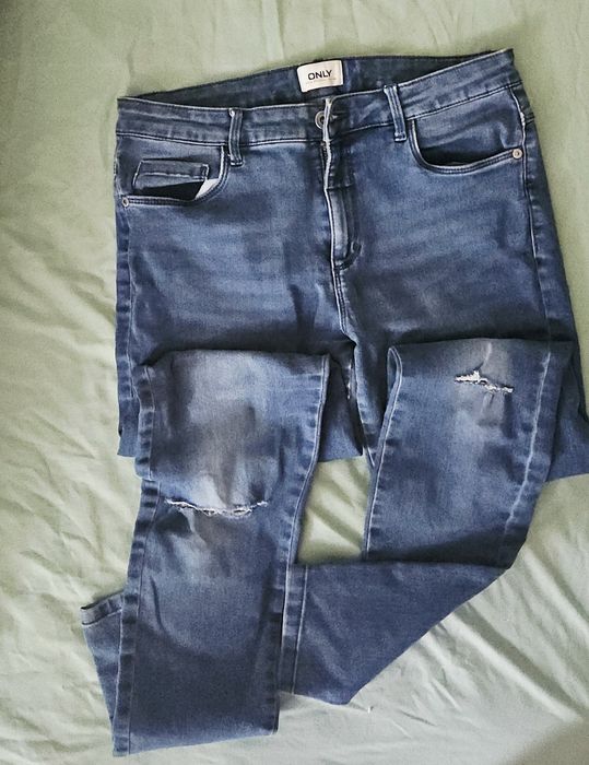дамски тип скъсани дънки Zara Pull Bear Only