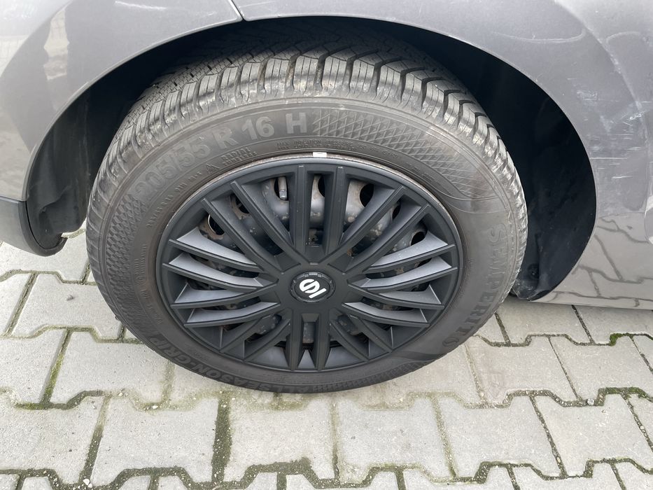 Roti renault 5x114.3 allseason 16 inch tabla -205 55 r16 Rosu • OLX.ro