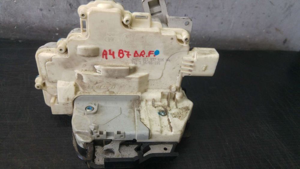 Broasca usa dreapta fata audi a4 b7 8ec 8e1837016aa