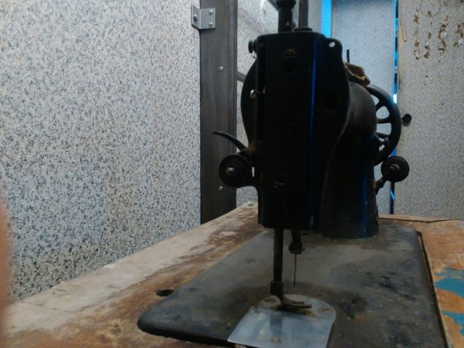 Швейная машинка ZINGER