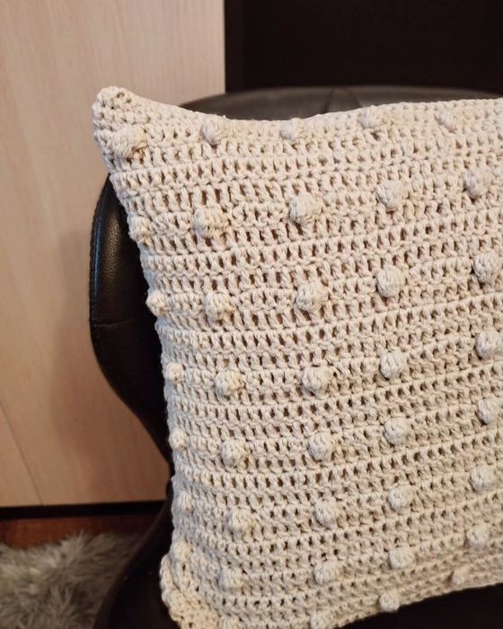 Декоративные подушки

Съёмный чехол на молнии
Ручная работа
Можно сдел