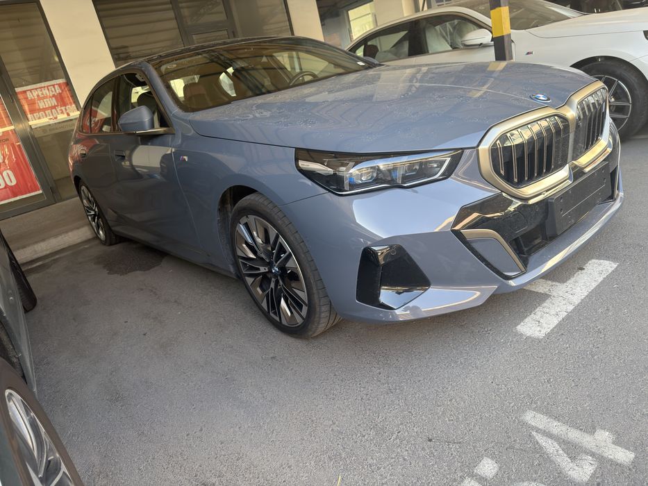BMW i5 50L M Paket 2025 yil