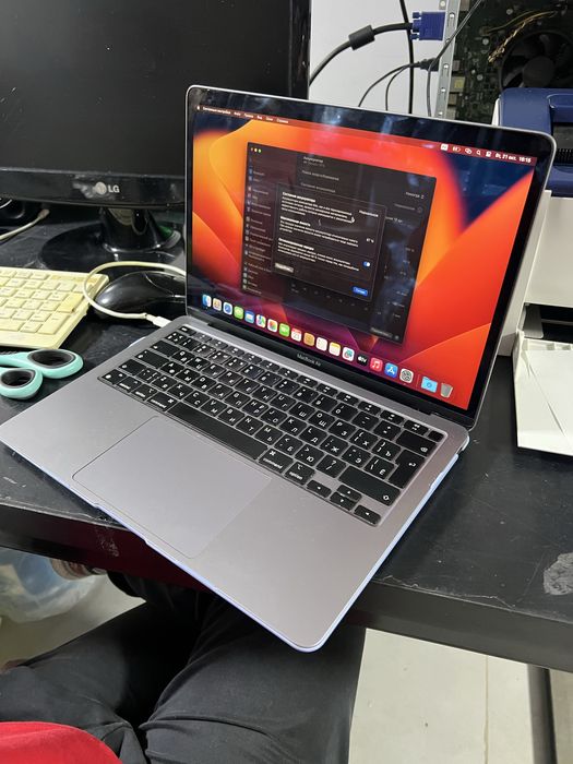 Продам macbook air m1
