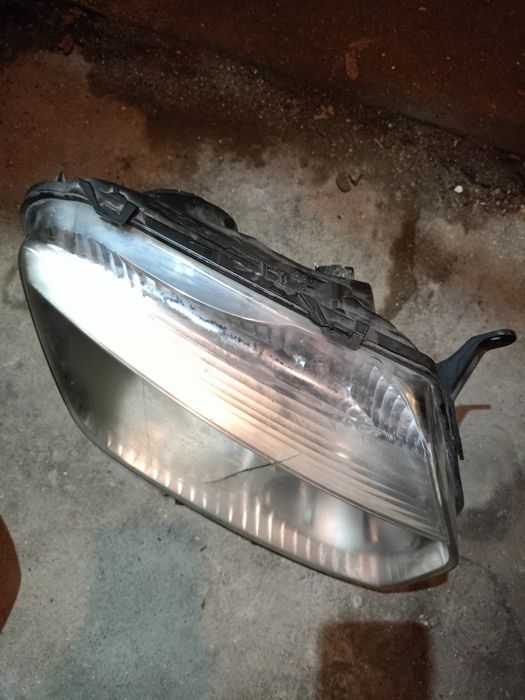 Фарове за части Дачия Дъстър/ Dacia Duster