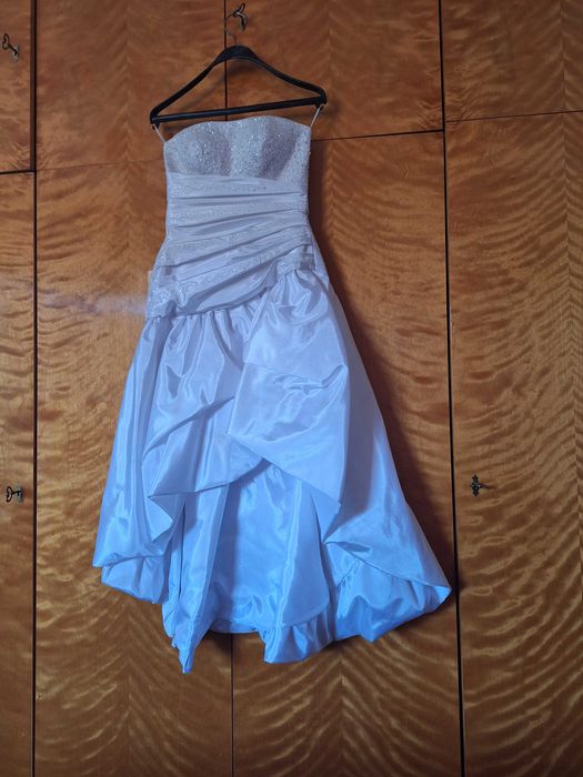 Булчинска  рокля