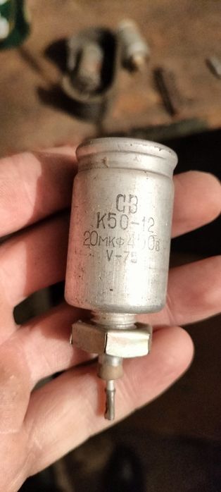 Конденсаторы продам