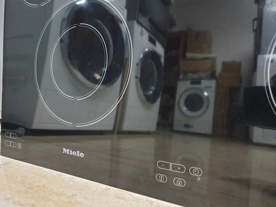 Miele KM552 - Керамичен Плот Котлони 4 зони за Вграждане Миеле