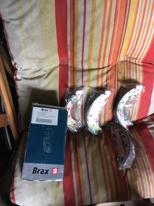 Оригинални, Мейле Накладки за ръчна спирачка на мерцедес W221 S класа.