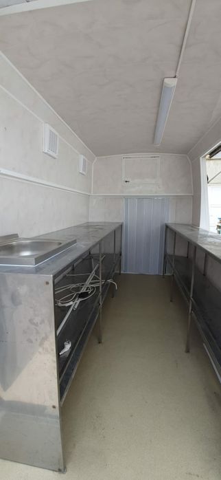 Autoutilitara Fast Food