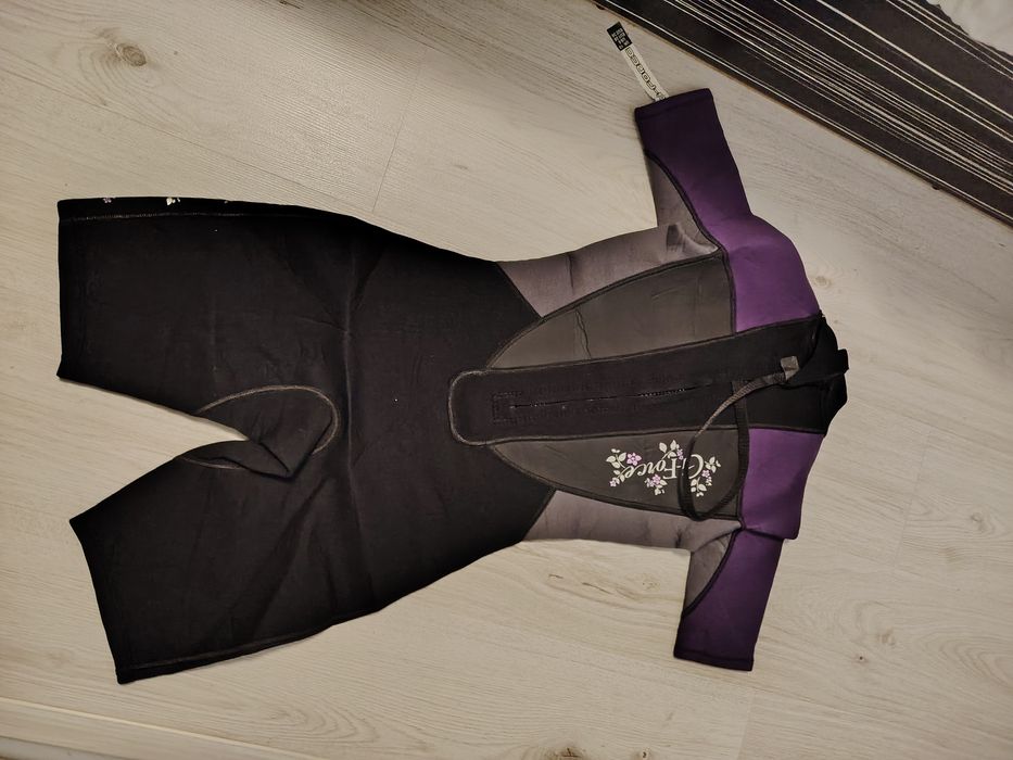 Неопренов костюм С и М размер