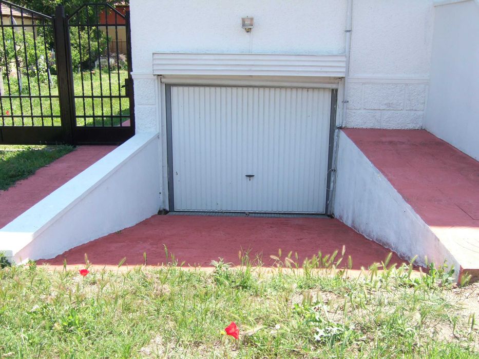 Продава се Къща в с. Крапец, Област Добрич - 330 кв.м за 785 €/кв.м - Снимка #1