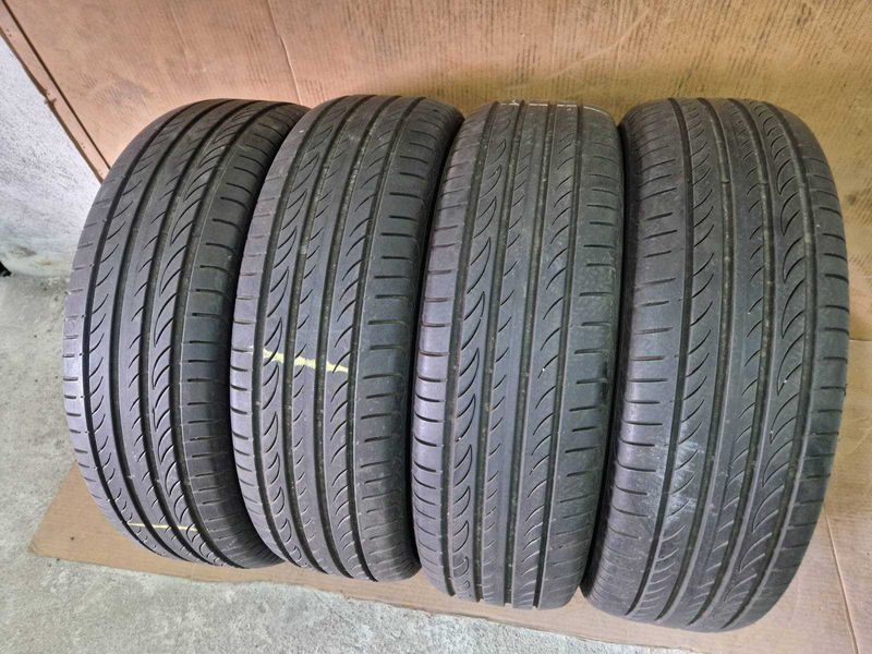 4 Pirelli R17 215/65
летни гуми 
DOT4422