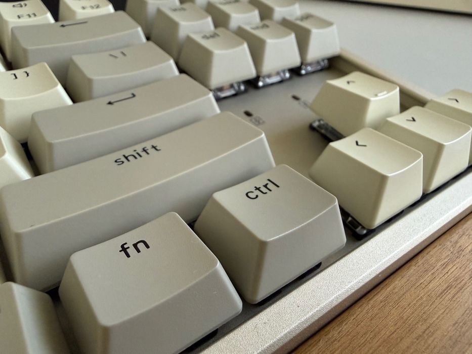 Keychron K8 Retro + palm rest + mods