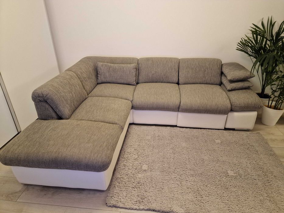 Coltar Kika, culoarea gri-alb, 230 cm×285 cm.