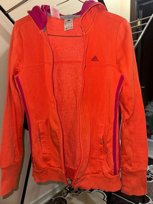 Спортивная олимпийка от бренда adidas