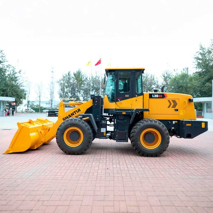 Фронтальный погрузчик SHANTUI L36-B3 (ковш 1,8м³ / грузопод-ть 3,2т)