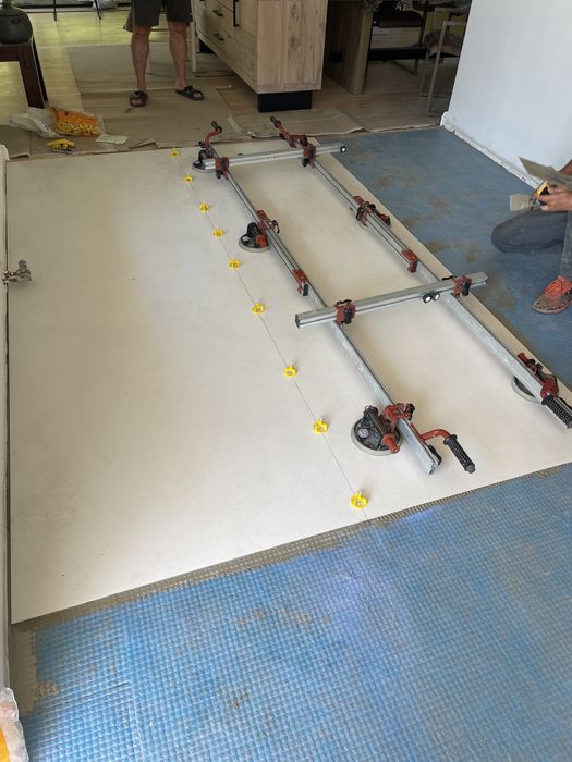 Renovari rigips glet vopsit instalati electrice sanitar gresie faianta