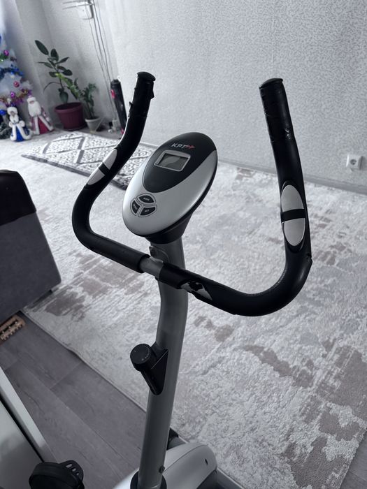 Продам эллептический тренажер