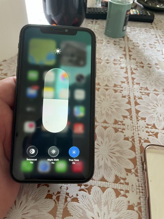 Vand iphone11 aspect 8,5 din 10