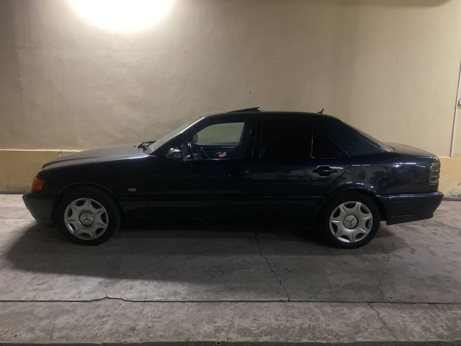 Mercedens-Benz w202  c180