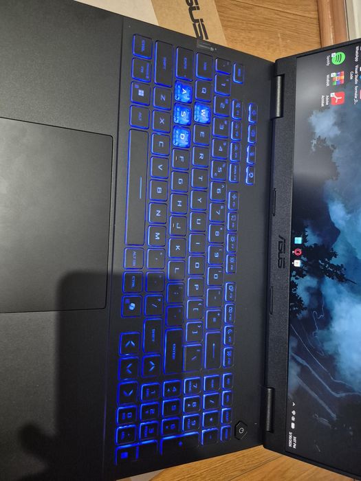 Vand Laptop Asus Tuf F16 RTX 5050