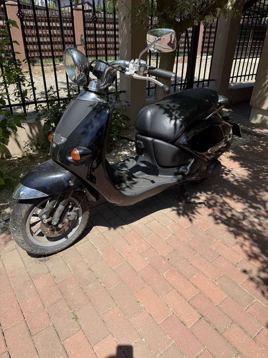 Scuter Aprilia Mojito Custom 125