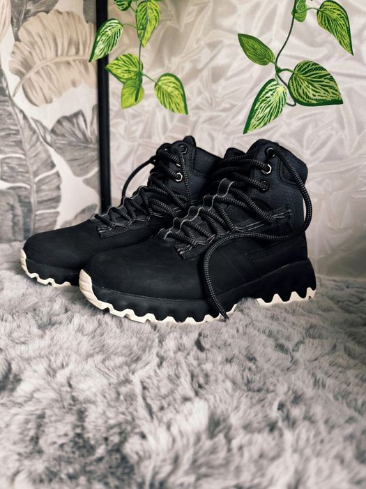 Продаются нубуковые ботинки TIMBERLAND EDGE BOOT WP ЧЕРНЫЕ. Новые. 37