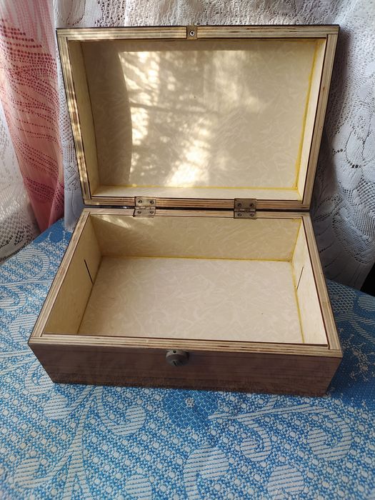 Деревянные  шкатулки разного предназначения.