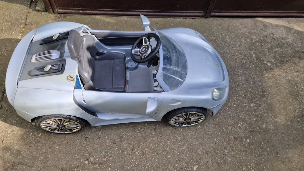 Masinuta electrica pentru copii