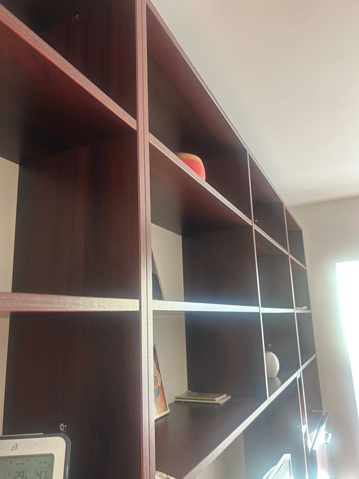 Biblioteca in stare foarte buna