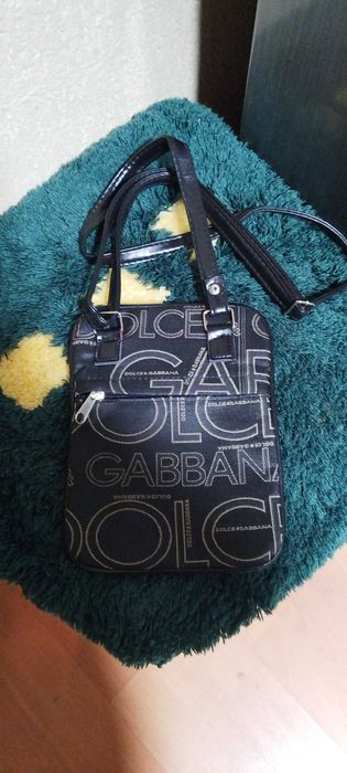 Gentuta neagra unisex, pentru adolescenti cu: Dolce&Gabbana! Purtat 1
