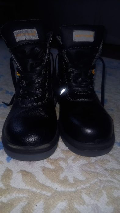 Спецботинки новый 40 размер