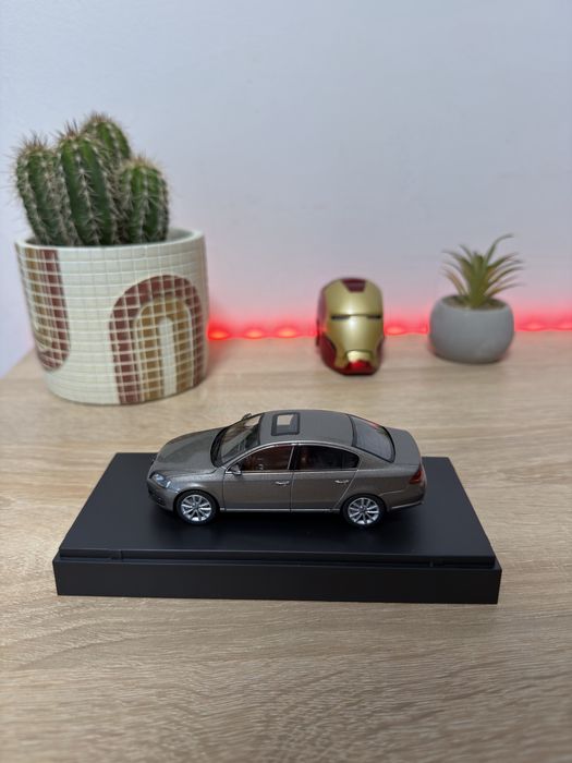 Macheta Volkswagen VW Passat B7 Gri - 1:43
