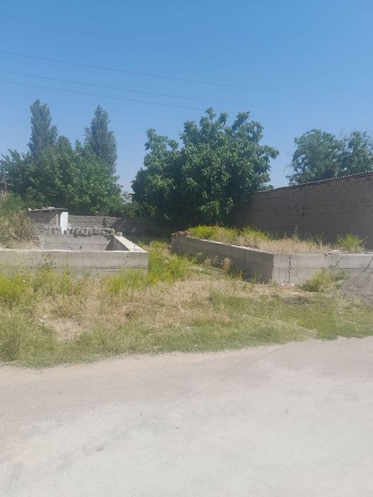 Уй сотилади 3.5 сотих Йер сотилади 4 сотих