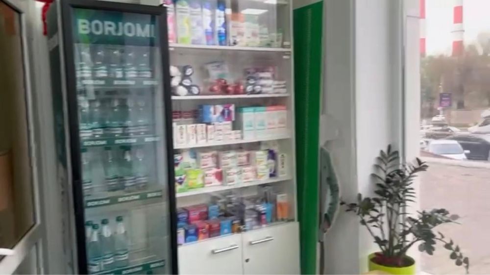 Мебели аптеки(шкафы) и принтер