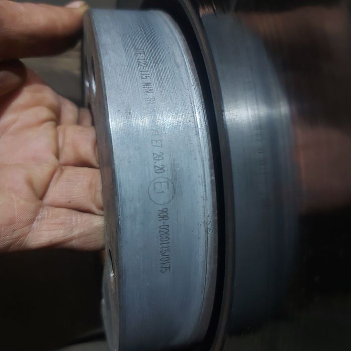 Продам диски тормозные