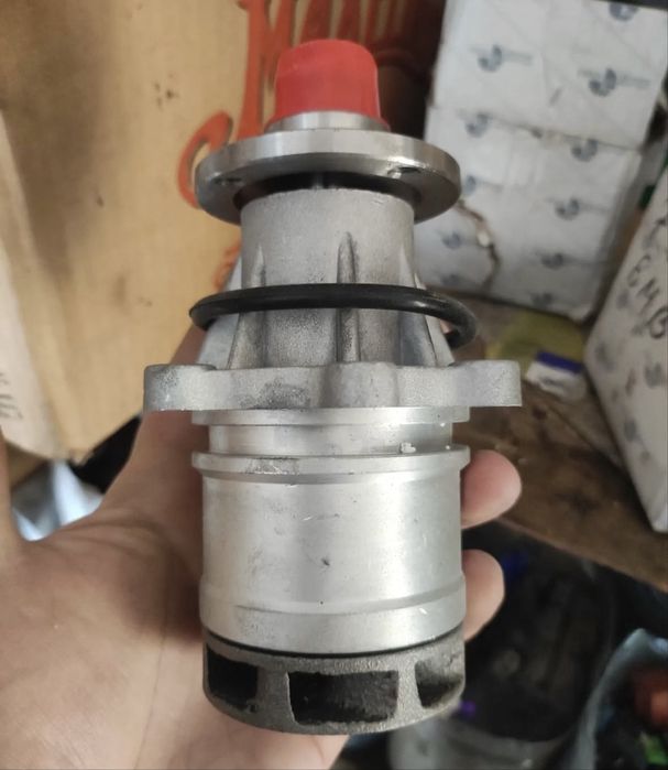 Помпа бмв м40 новая