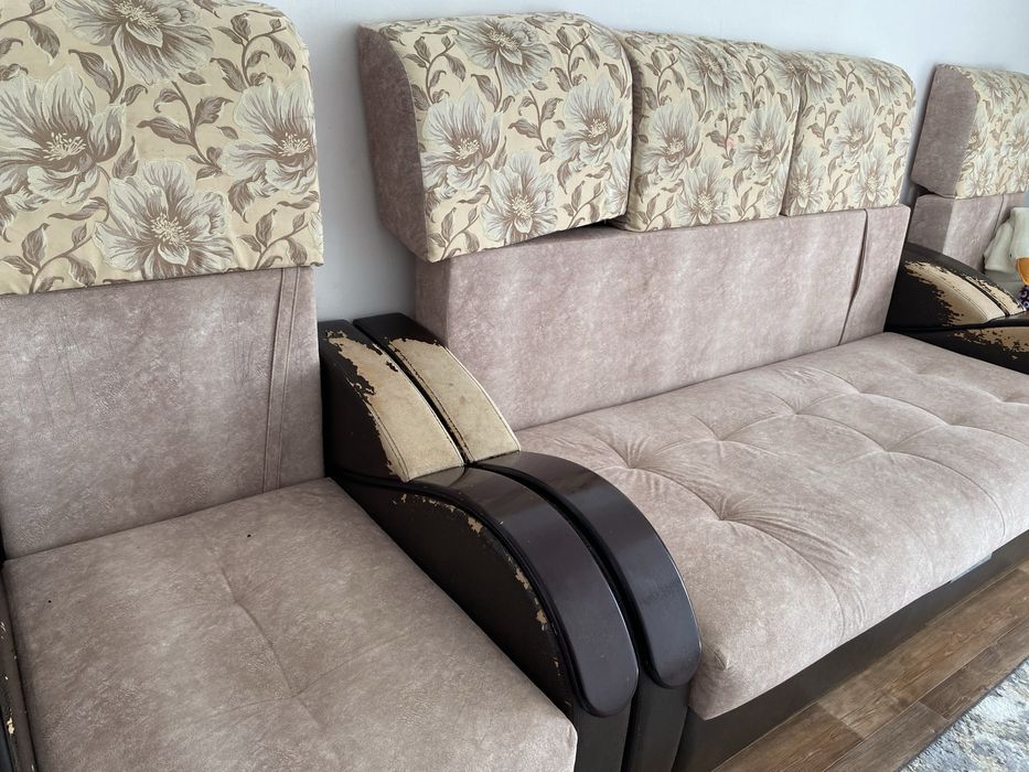 Продам диван с креслом