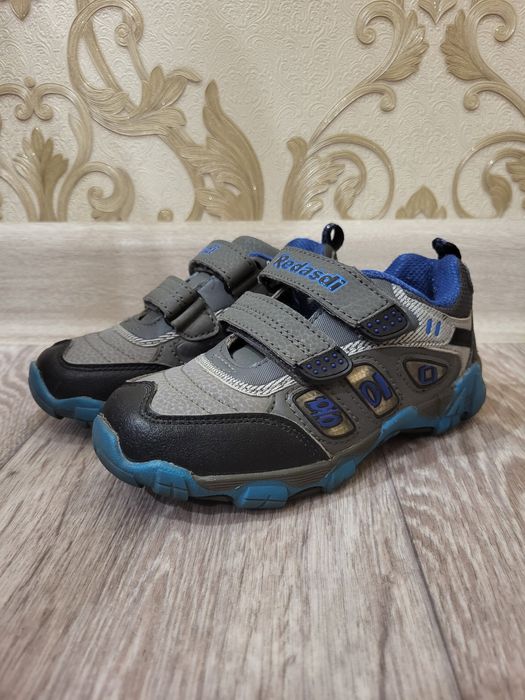 Кроссовки детские